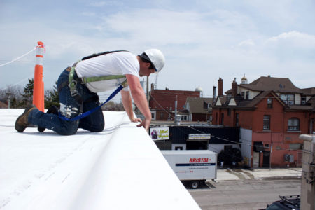 installing flat roof edges